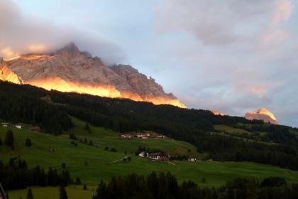  vergrößern / ingrandire 